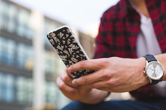 Essential Mobile Phone Accessories Buying Guide